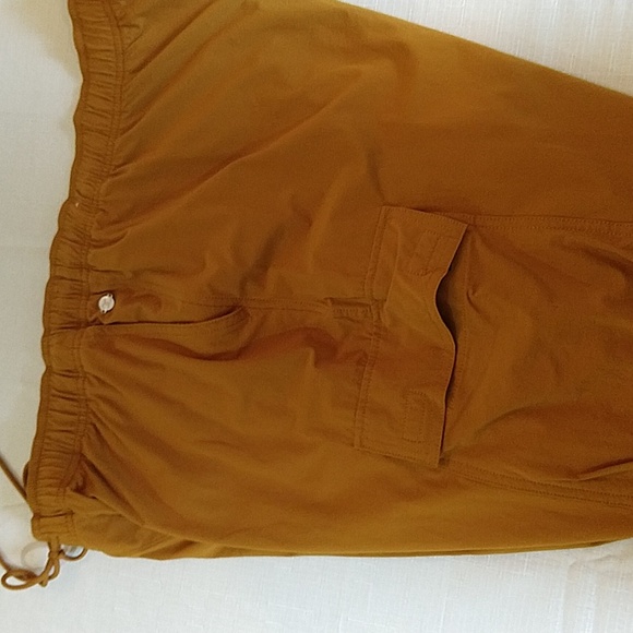 Mustard color cargo joggers from calia brand - Picture 4 of 7